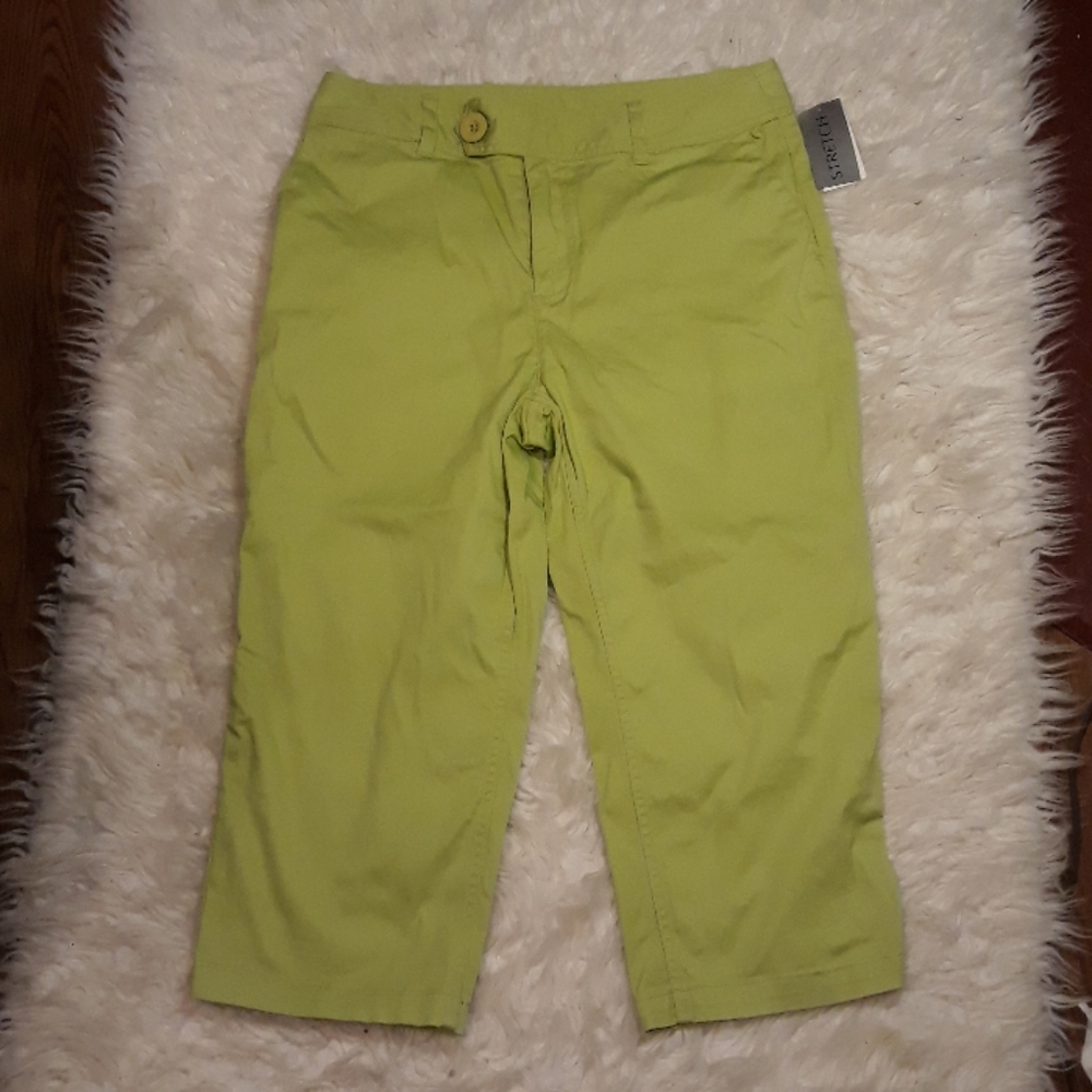 Nwt Bay studio khaki petite capri